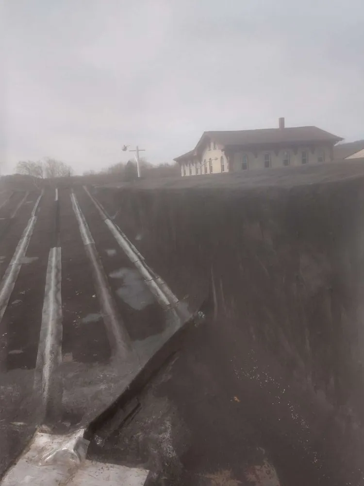 Slide of Advantage Commercial Roofing