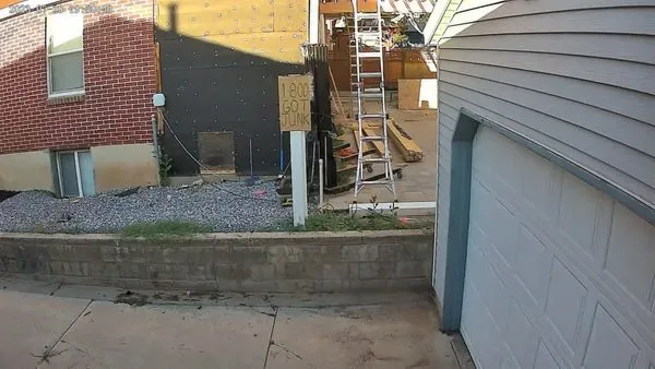 Advantage Roofing & Construction Logo