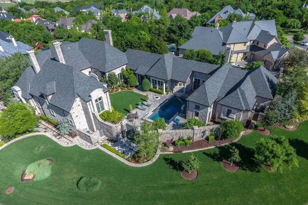 Slide of Advantage Roofing