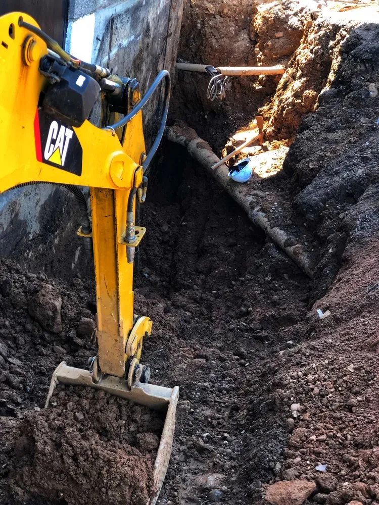 Slide of AEM Contracting