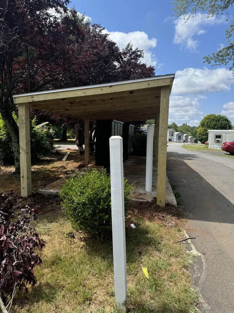 Licensed roof replacement in Moneta, VA by Aesthetic Construction