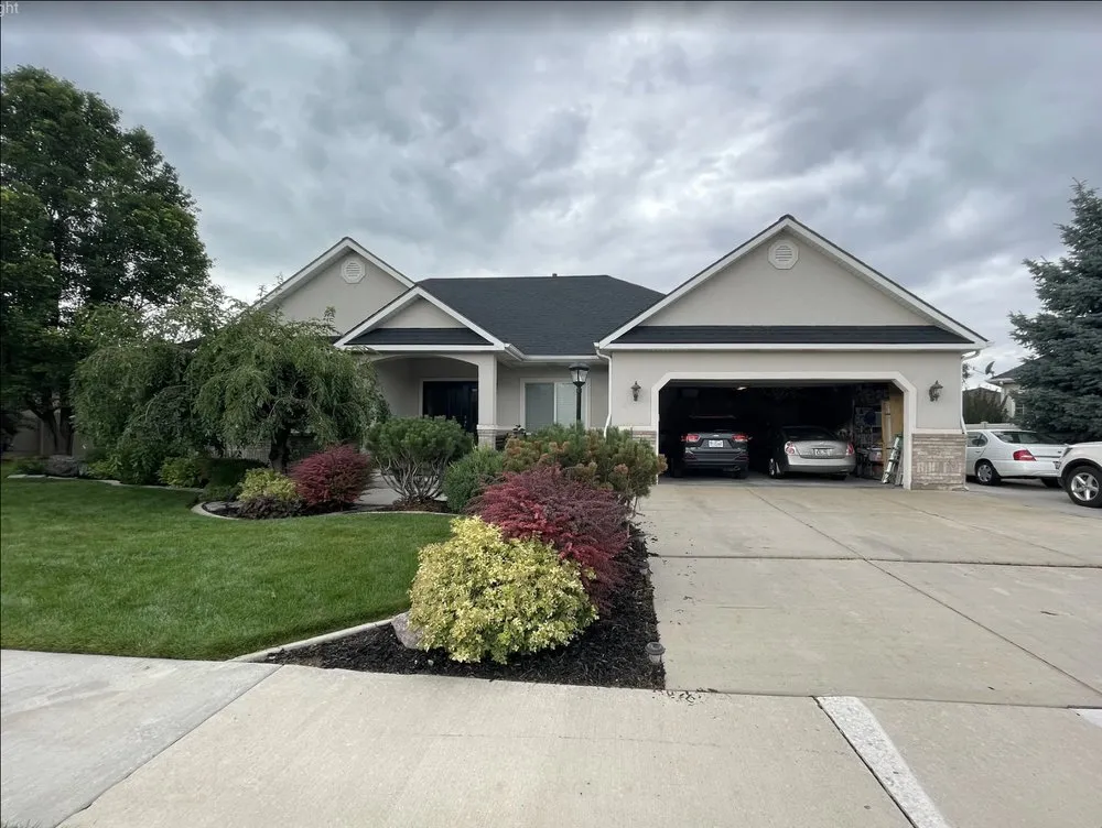 Slide of Aesthetic Roofing