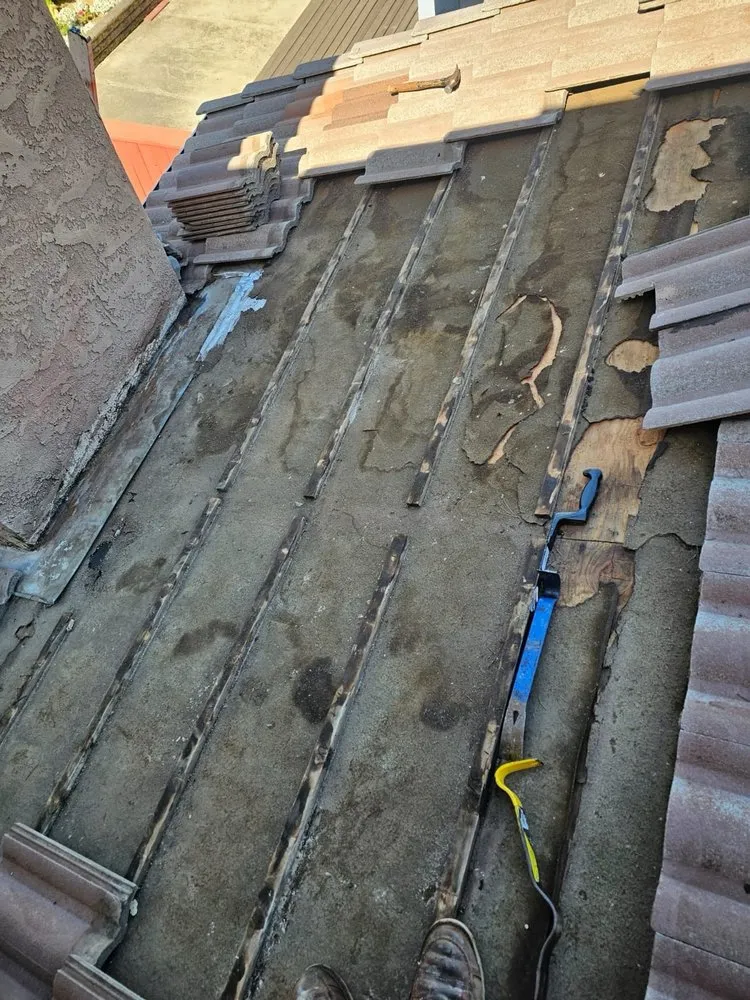 Slide of AF Roofing & Siding