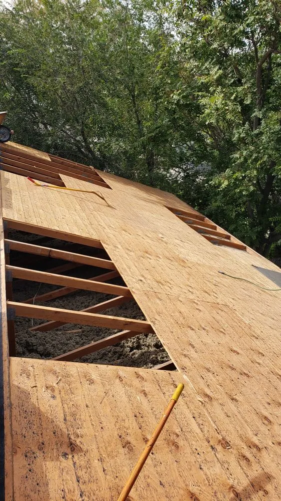 Slide of AGMG Roofing