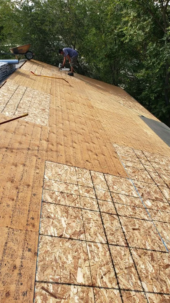 Slide of AGMG Roofing