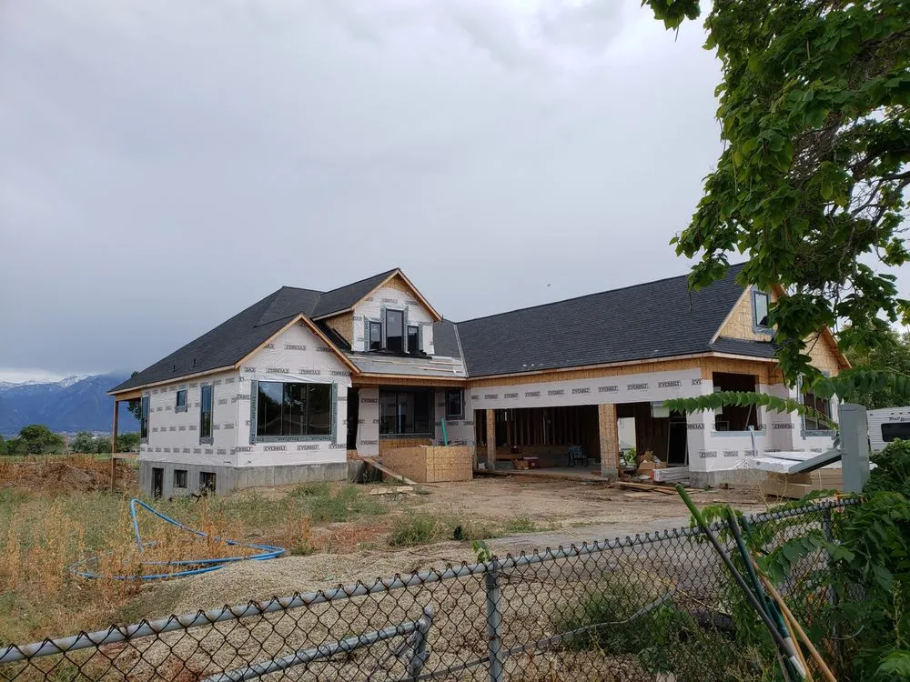 Slide of AGMG Roofing