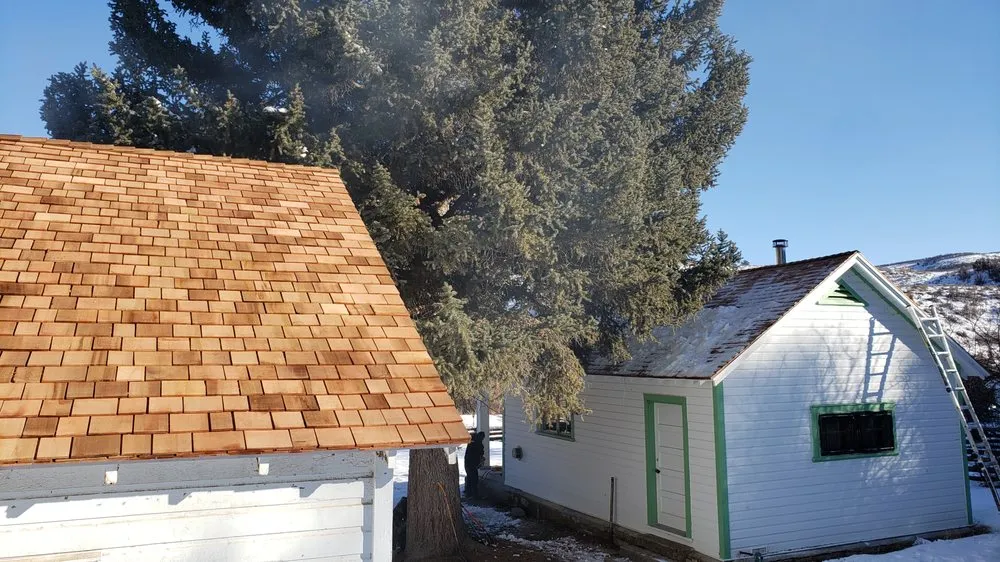 Slide of AGMG Roofing