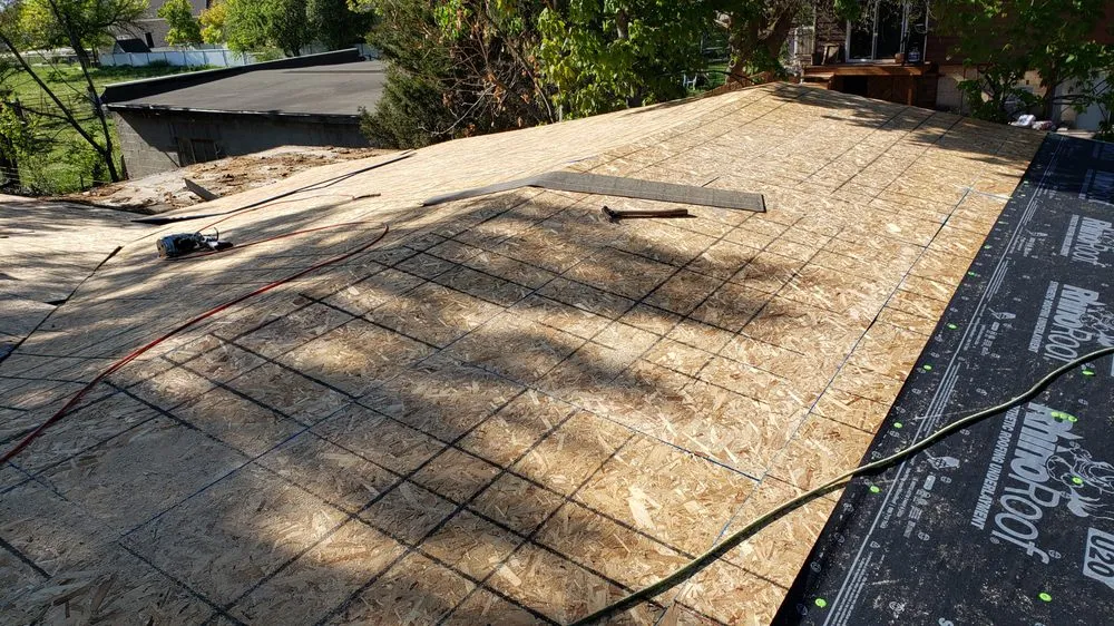 Slide of AGMG Roofing