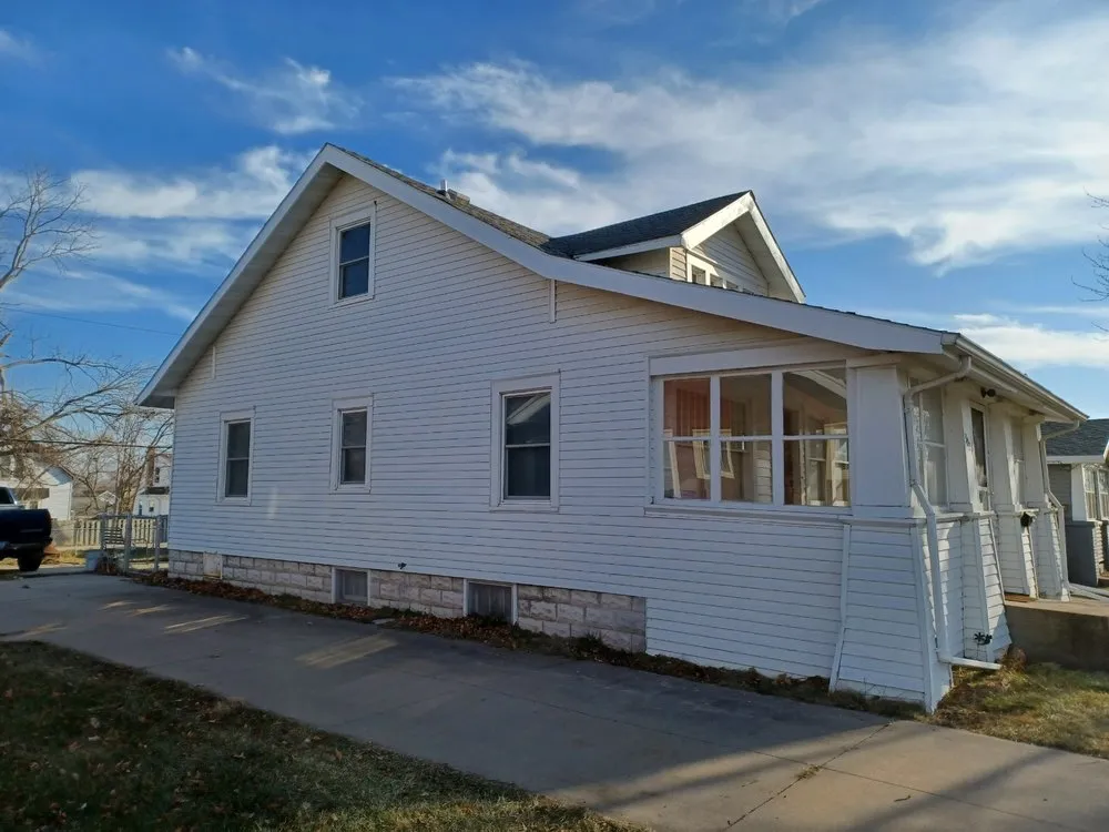 Slide of Aguilar Custom Work