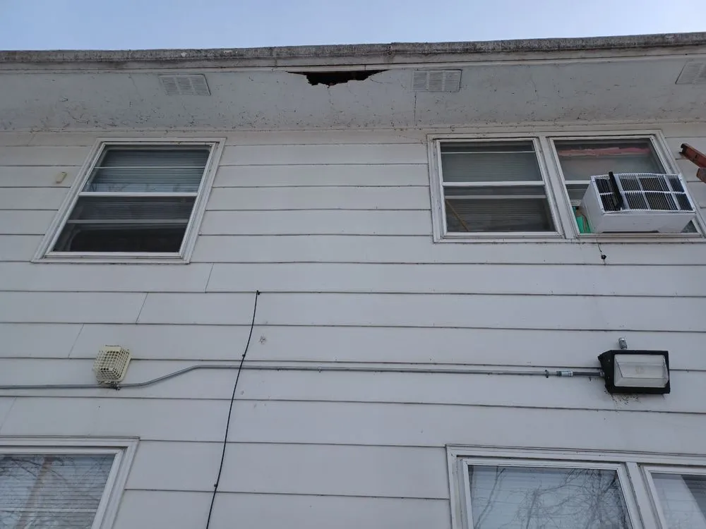 Slide of Aguilar Custom Work