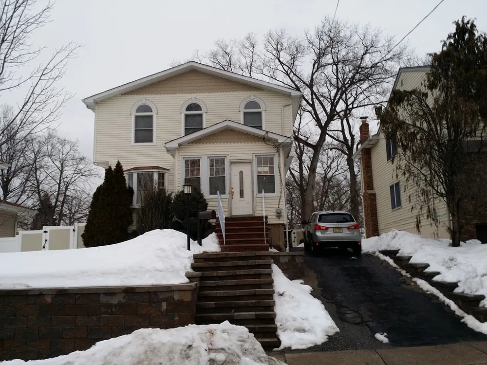 Slide of A&I Roofing and Gutters