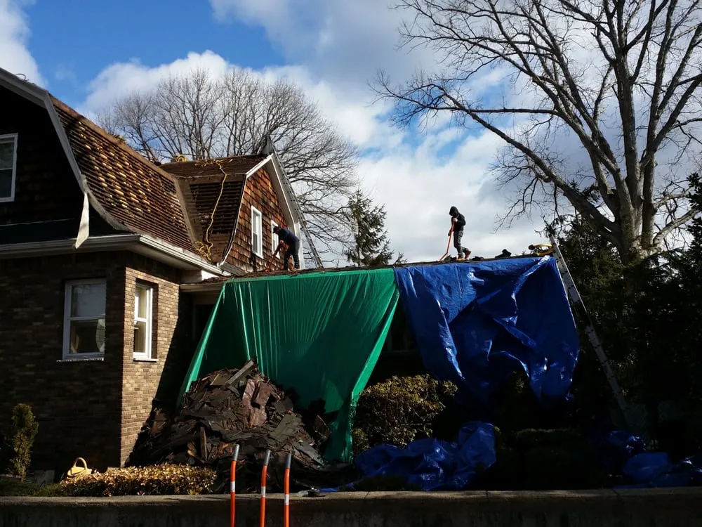 Slide of A&I Roofing and Gutters