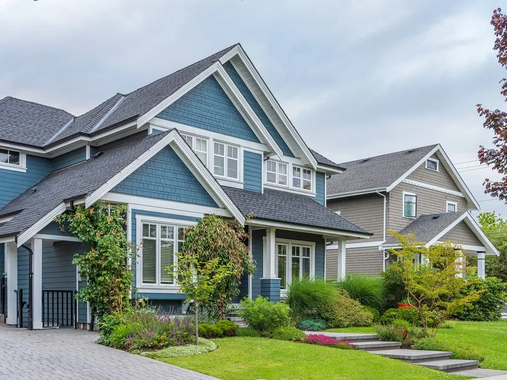 Slide of A&I Roofing