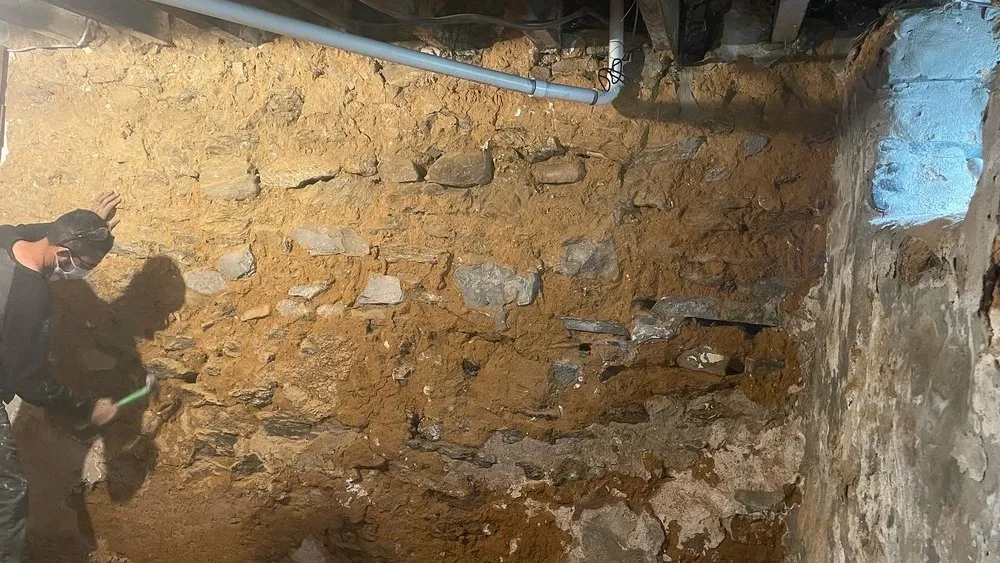 Slide of A&j Construction Services