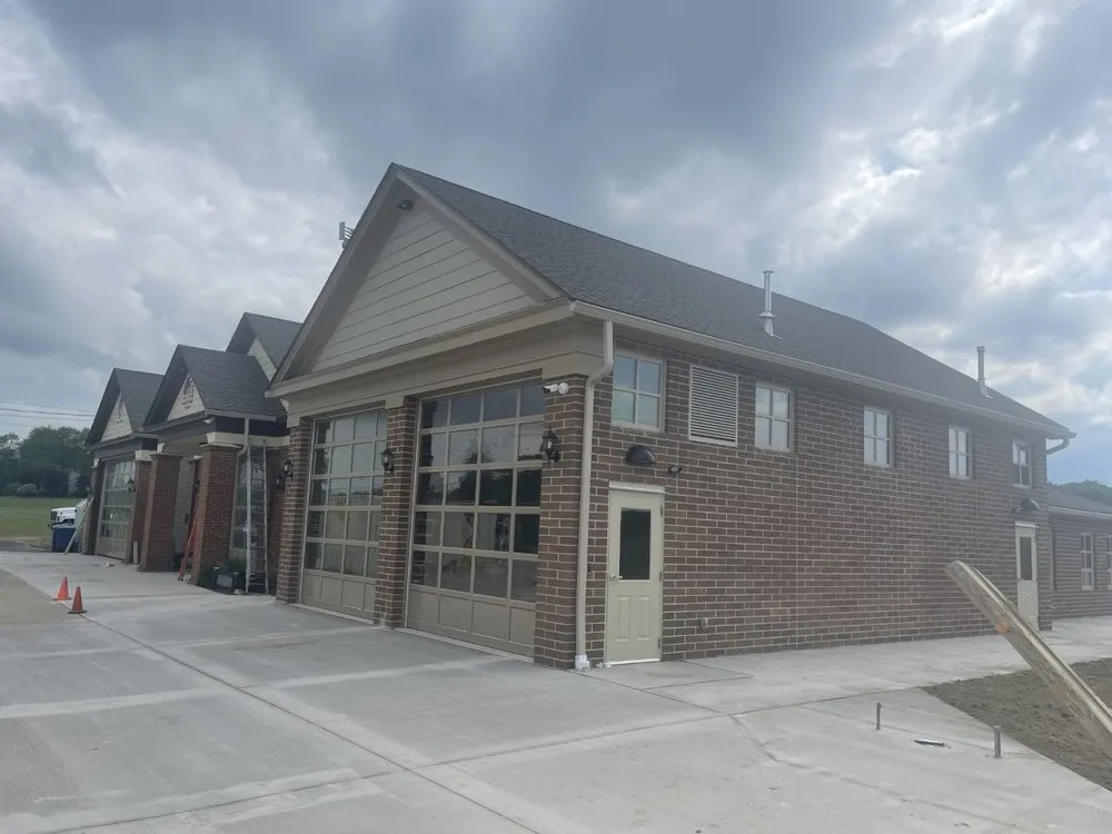 Slide of A&J SEAMLESS GUTTER