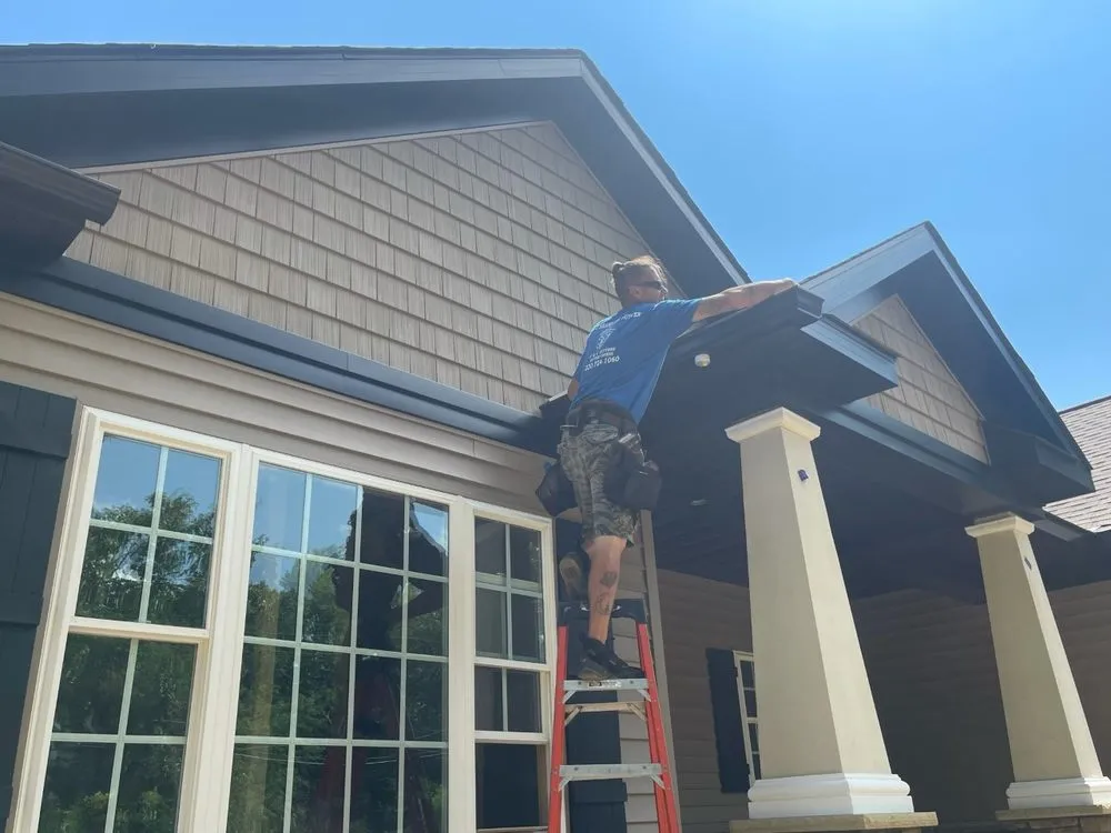 Slide of A&J SEAMLESS GUTTER