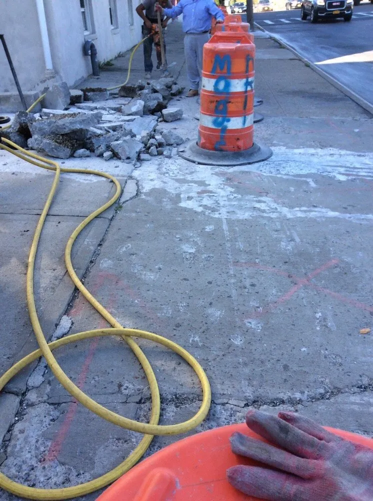 Slide of Ajrin Construction