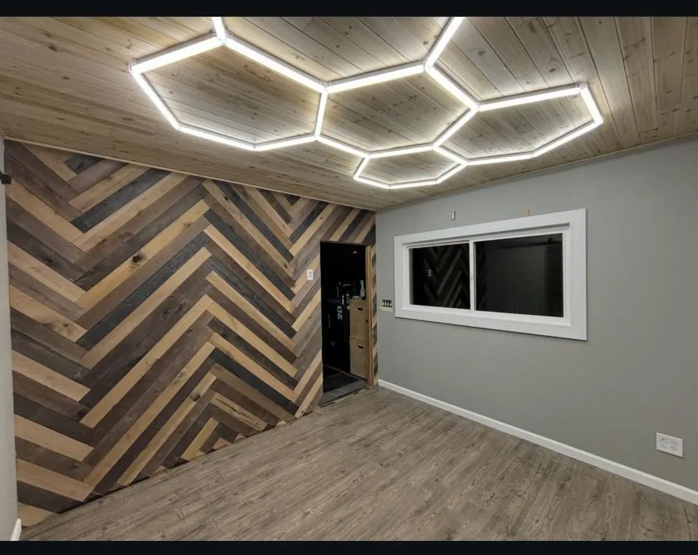 Slide of Akatsuki Roofing