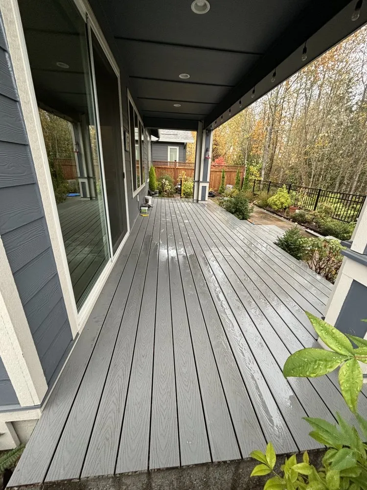 Slide of Akatsuki Roofing