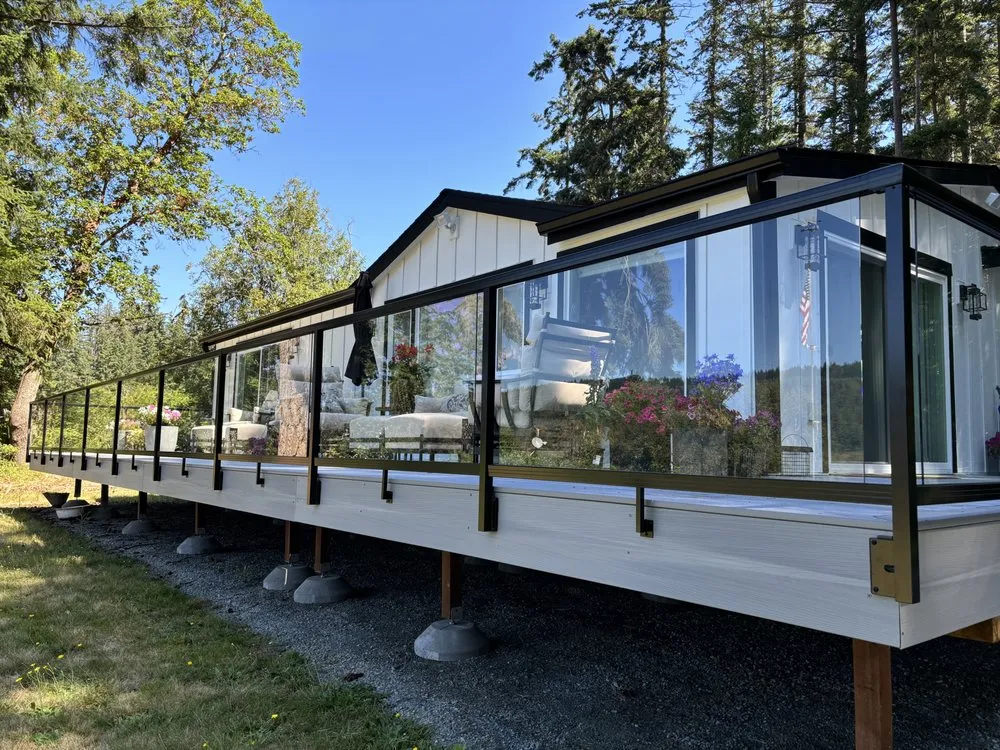 Slide of Akatsuki Roofing