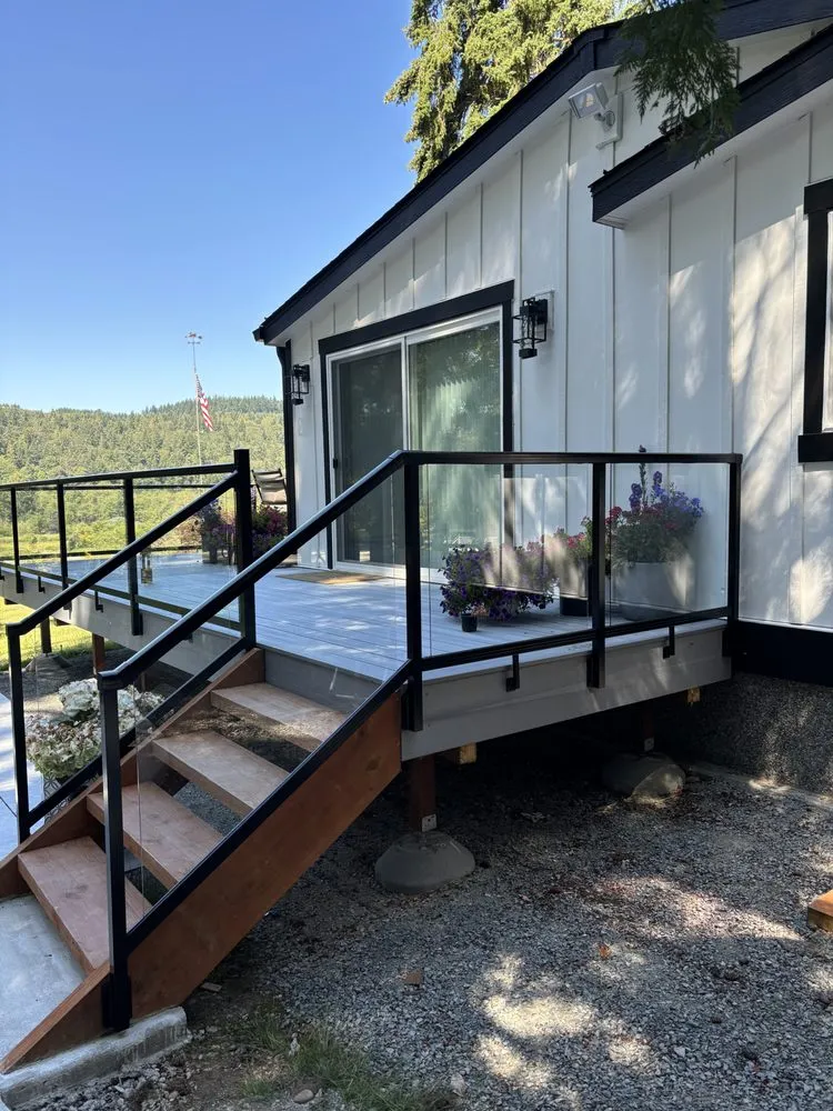 Slide of Akatsuki Roofing