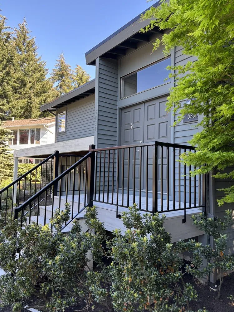 Slide of Akatsuki Roofing