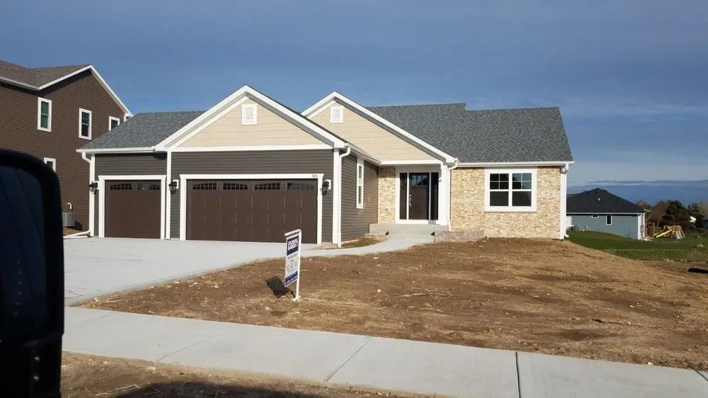 Slide of AKM Contractors