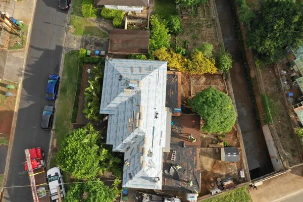 AL Roofing & RainGutters Logo