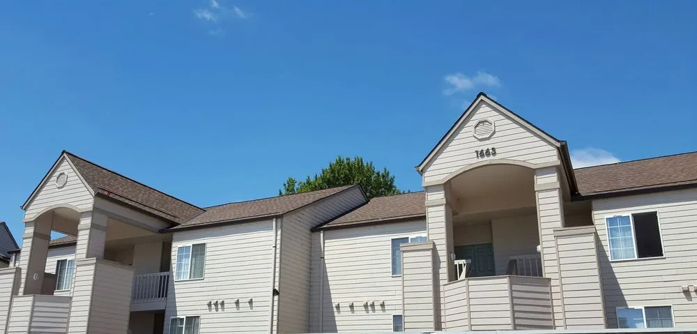 Slide of A&L Roofing