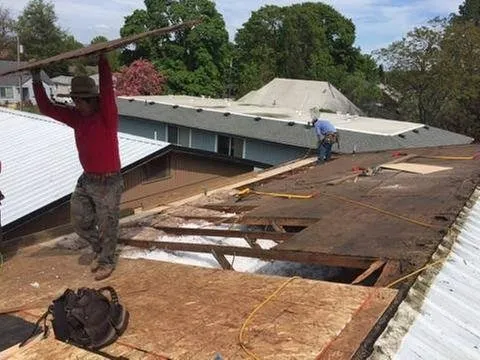 Slide of A&L Roofing