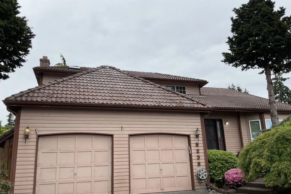 Slide of Alan’s Roof Cleaning & Repair