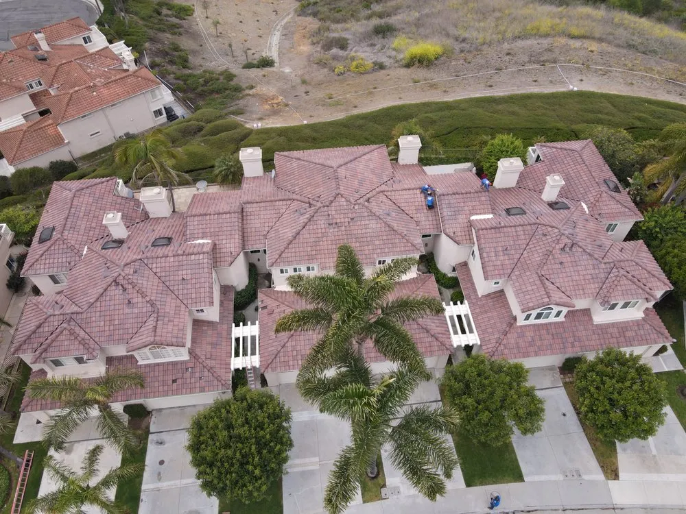 Slide of Alarcon Roofing