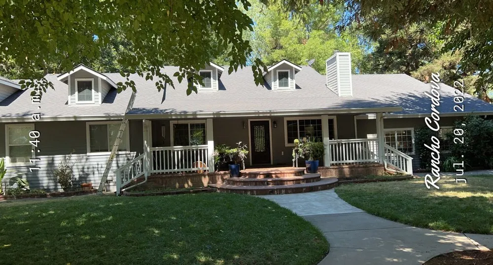 Slide of Albas Roofing