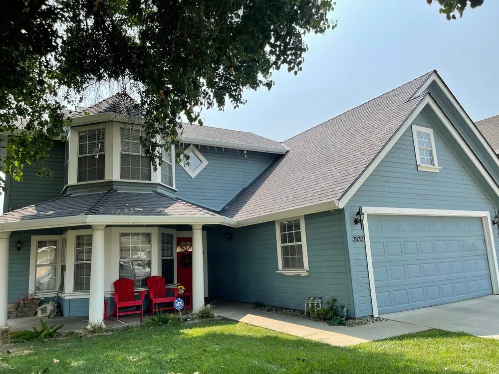 Slide of Albas Roofing