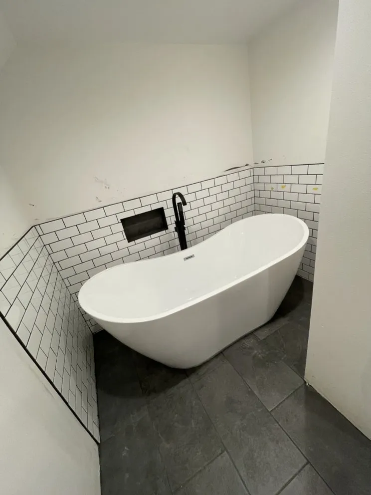 Slide of Albertos flooring and roof