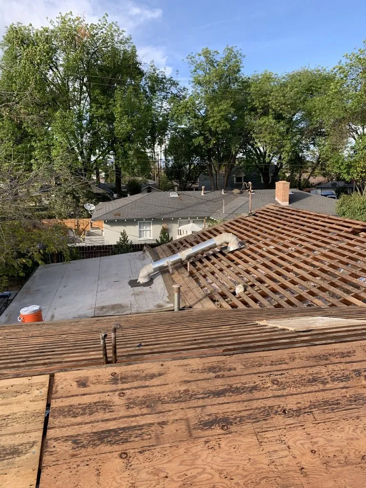 Slide of Alcantar Roofing