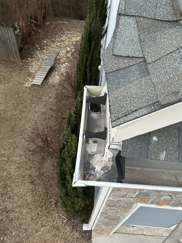 Slide of Ale’s Roofing