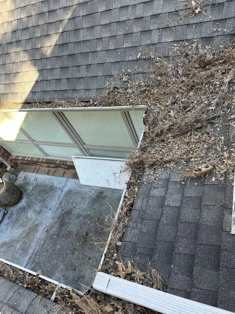 Slide of Ale’s Roofing