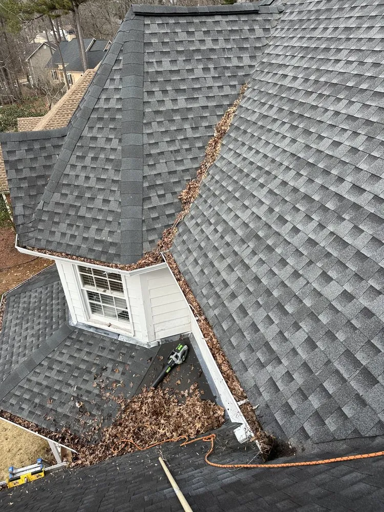 Slide of Ale’s Roofing