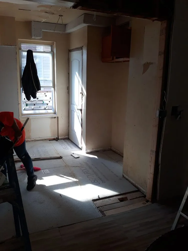 Slide of Alex & Sons Management