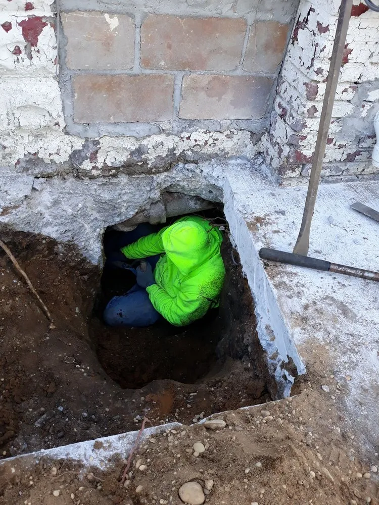 Slide of Alex & Sons Management