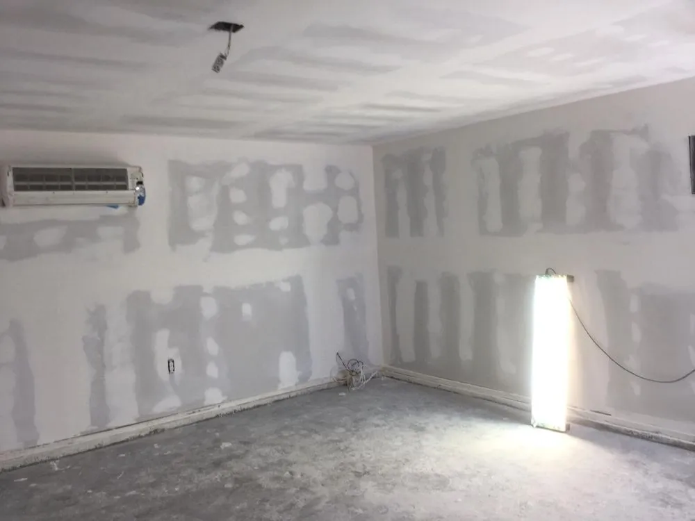 Slide of Alex La Construction