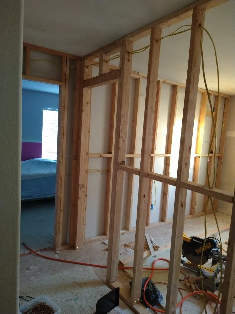 Slide of Alex La Construction