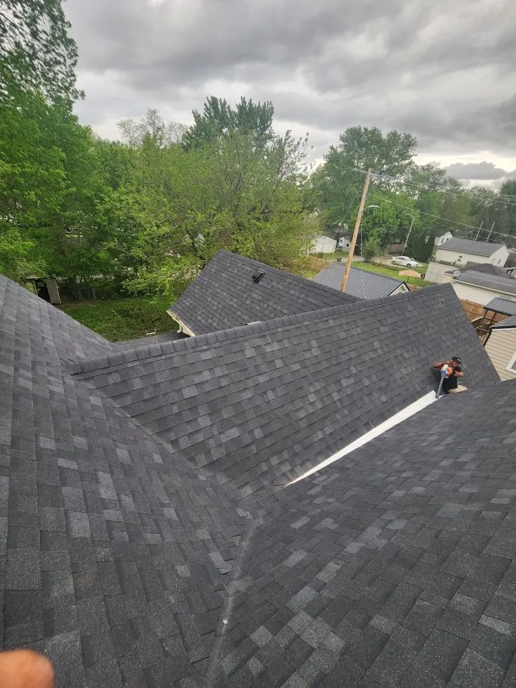 Emergency residential roofing service experts serving Indianapolis City, IN - Alex Roofing