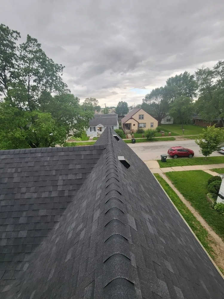 Professional roof replacement experts serving Indianapolis City, IN - Alex Roofing