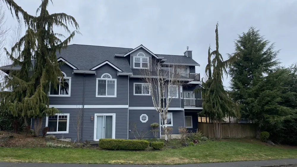 Slide of Alex Roofing Repair