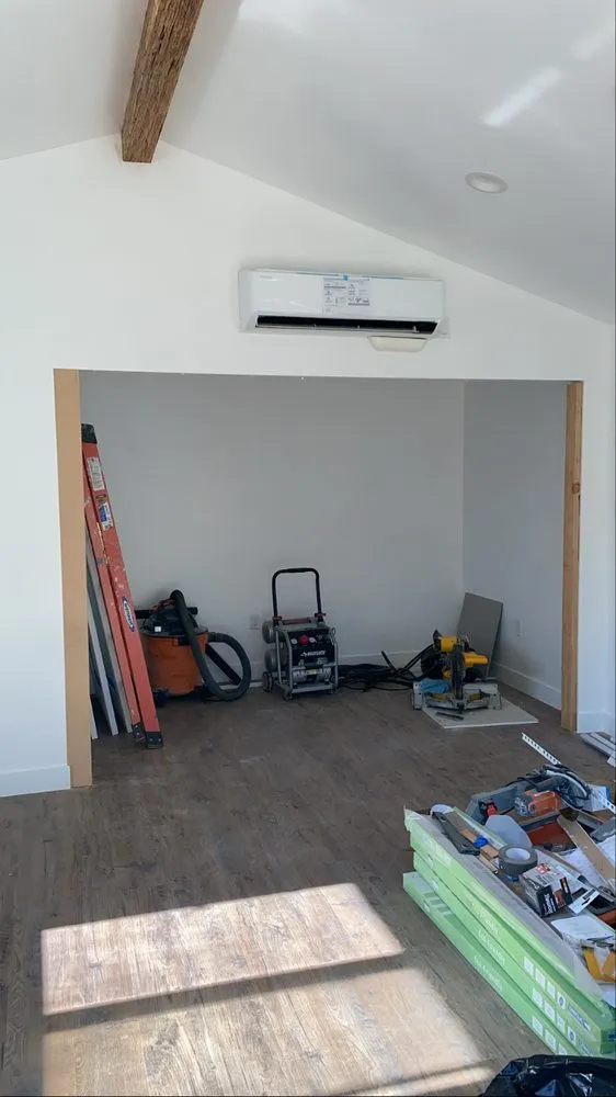 Slide of Alexander Windows