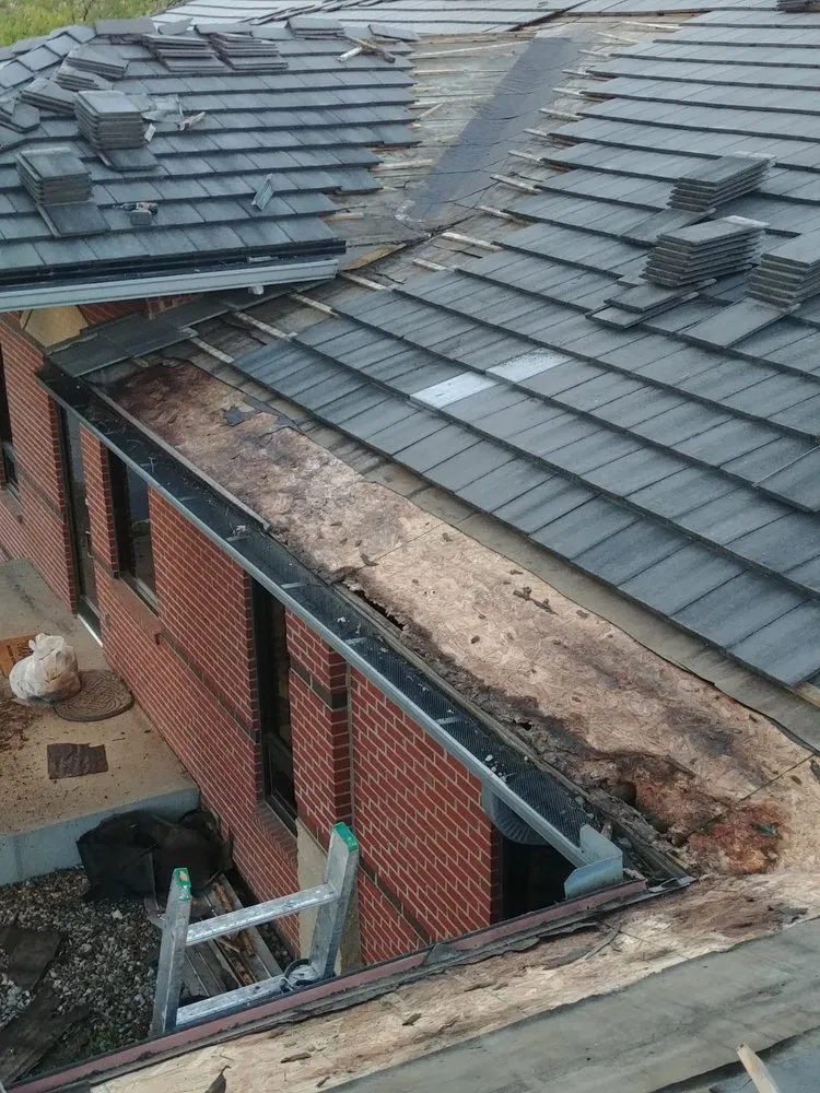 Top-rated flat roof repair with free inspection across Stilwell, KS - Alexanders Roofing