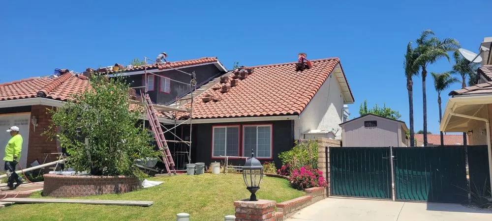 Slide of Alfa Roofing