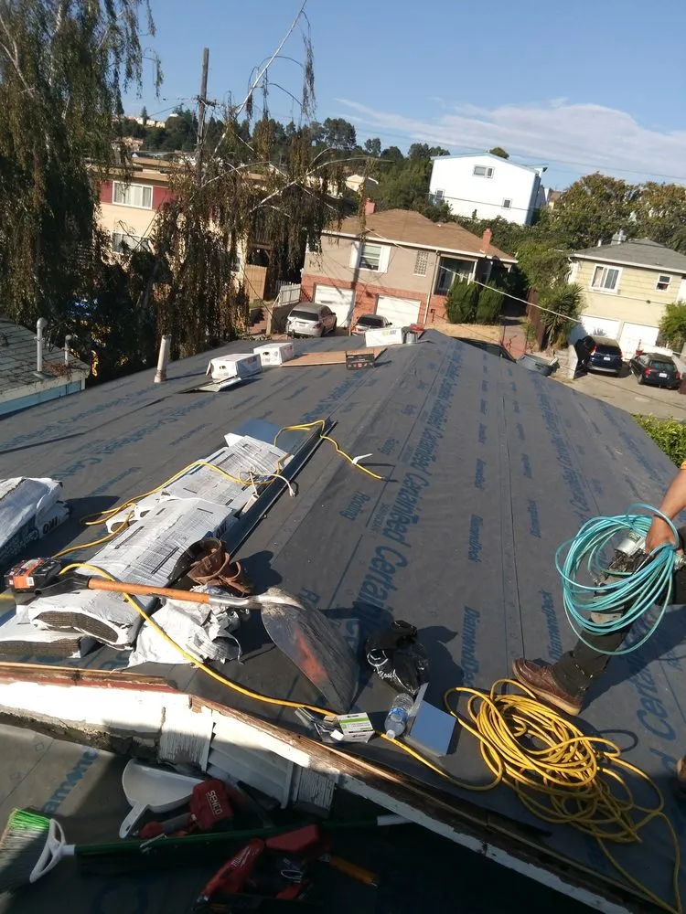 Slide of Alfredo Roofing